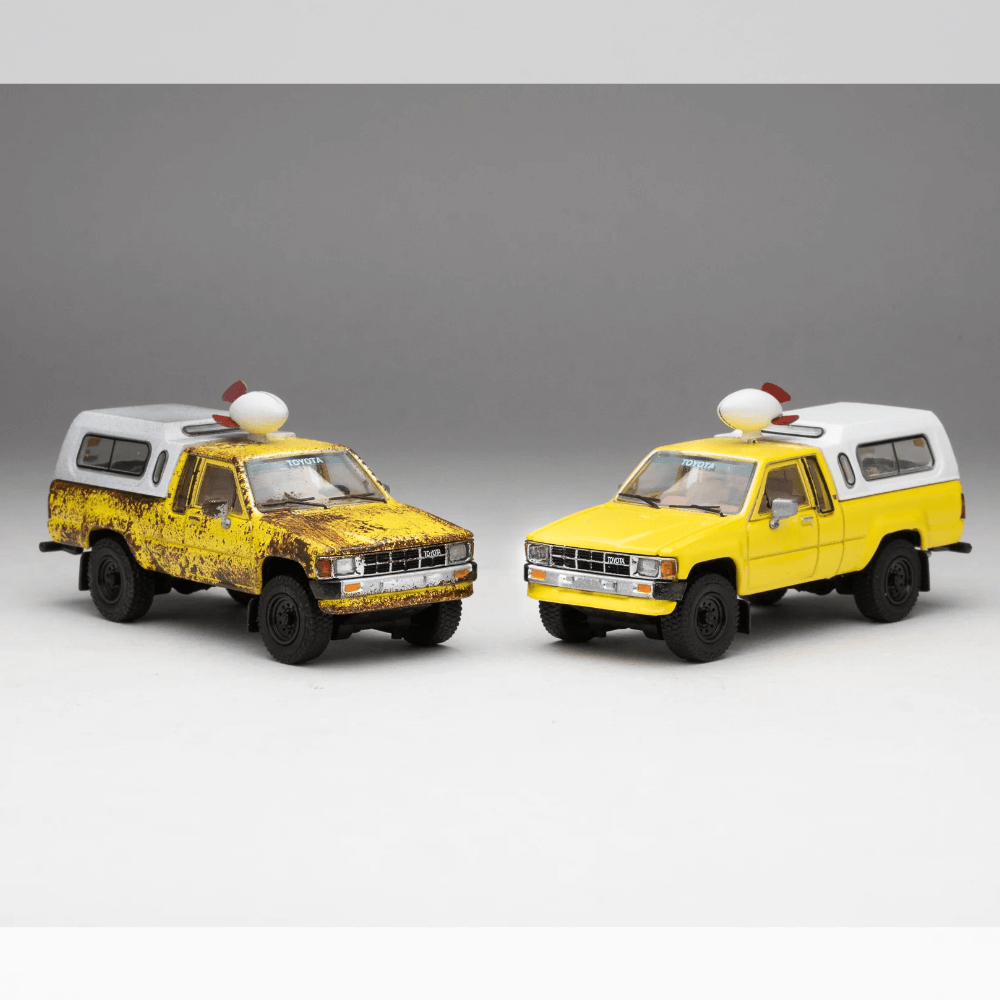 DiecastTalk Exclusive GCD 1/64 Toyota Hilux Xtracab SR5 4x4 Work Truck