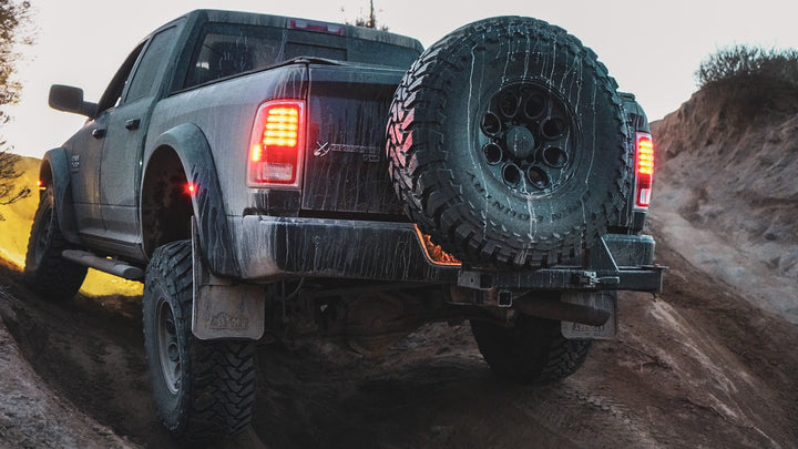 UltraSwing® Mega-Fit Spare Tire Hitch Mount