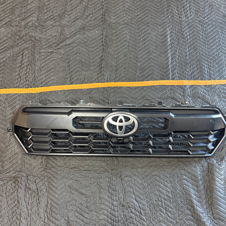 [OPEN BOX] 2024+ Toyota Tacoma OEM Grille