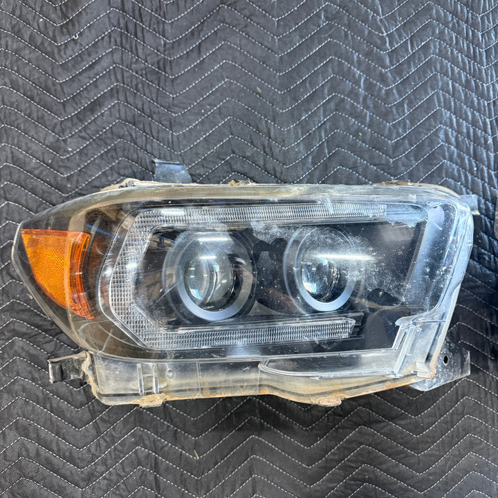 [OPEN BOX] Projector Headlights - Sequential LED Turn Signal | Signature Series Fits 2016-2023 Toyota Tacoma