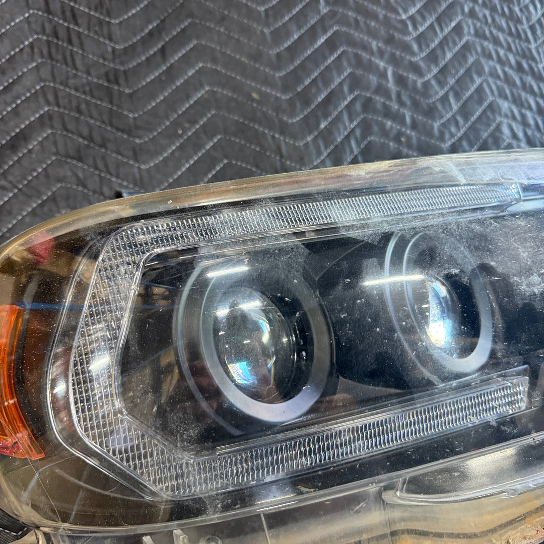 [OPEN BOX] Projector Headlights - Sequential LED Turn Signal | Signature Series Fits 2016-2023 Toyota Tacoma
