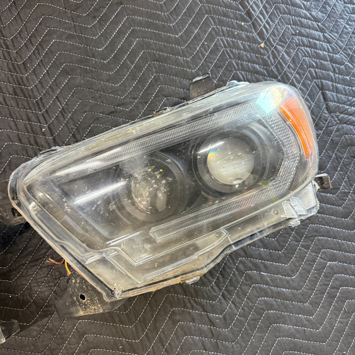 [OPEN BOX] Projector Headlights - Sequential LED Turn Signal | Signature Series Fits 2016-2023 Toyota Tacoma