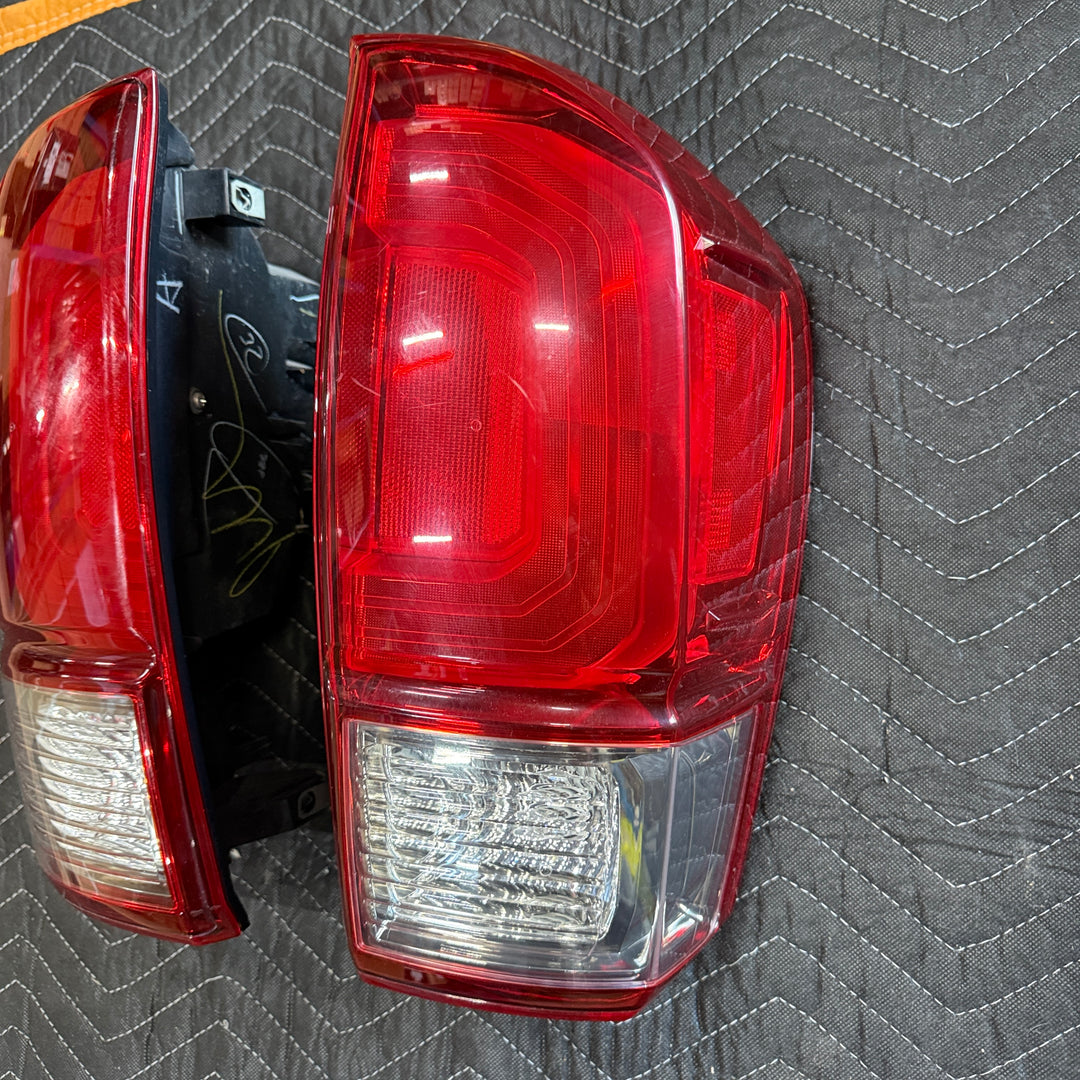 [OPEN BOX] 2016-2023 Toyota Tacoma OEM Tail Lights