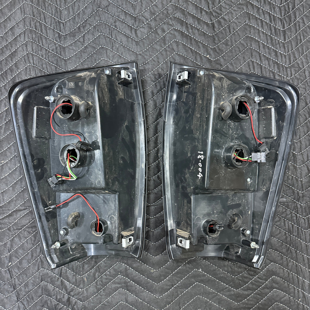 [OPEN BOX] Tail Lights w/ Sequential Turn Signal Light Bar Fits 2016-2023 Toyota Tacoma