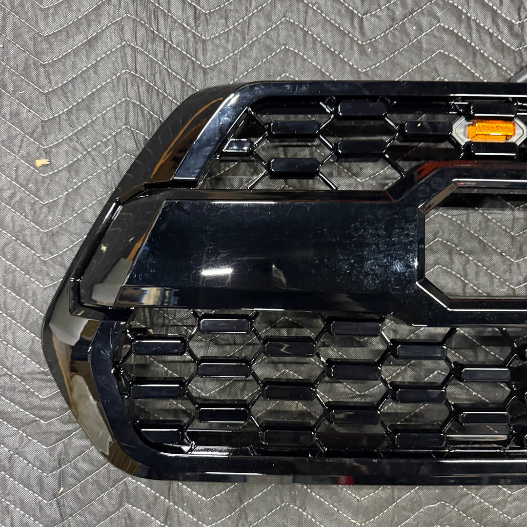 [OPEN BOX] 2016-2023 Toyota Tacoma TRD Pro Style Grille