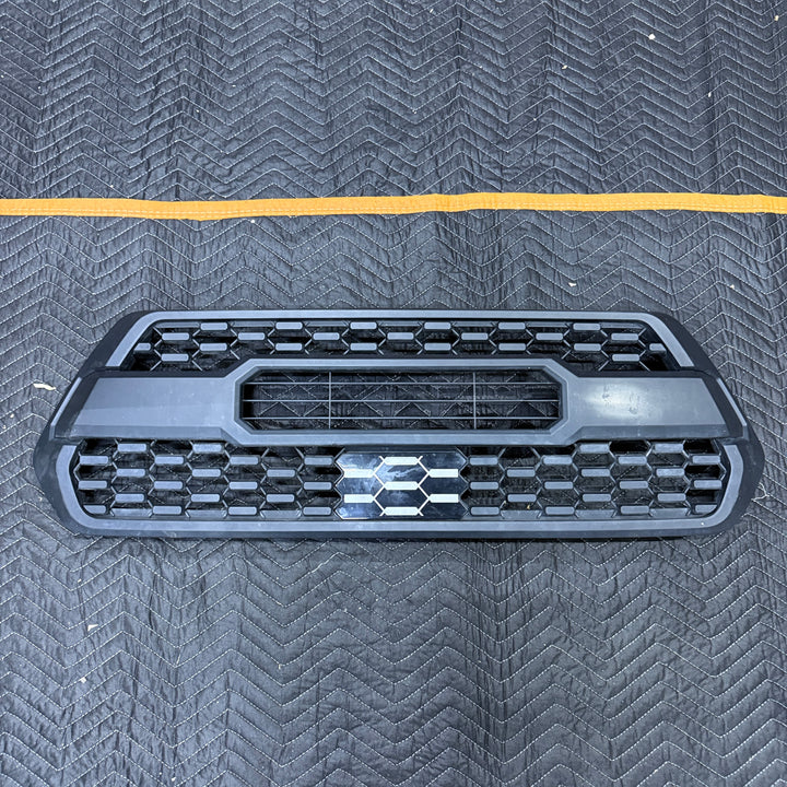 [OPEN BOX] 2016-2023 Toyota Tacoma TRD Pro Style Grille - Matte Black