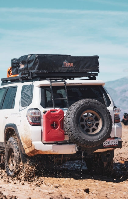 UltraSwing® Short-Fit Spare Tire Hitch Mount