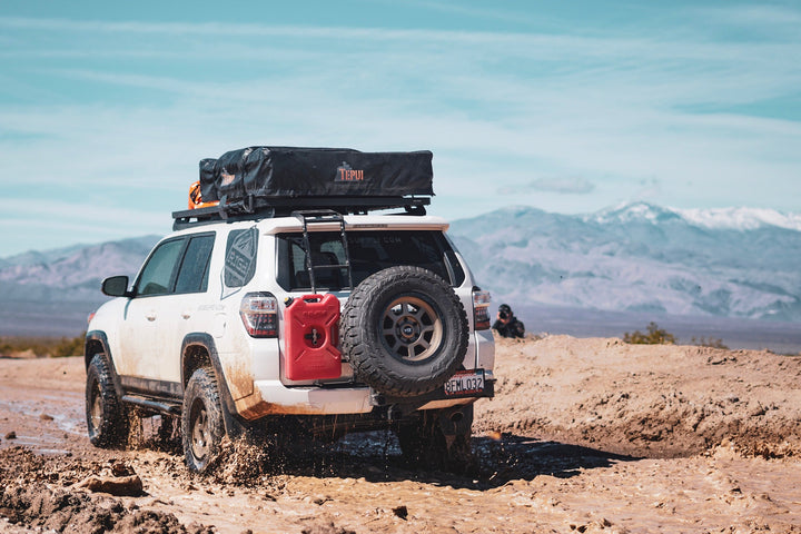 UltraSwing® Short-Fit Spare Tire Hitch Mount